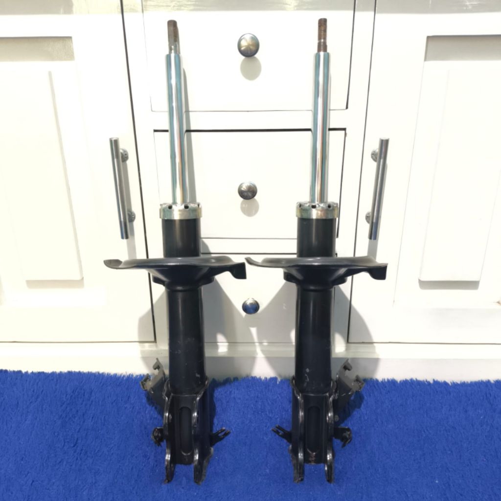 shockbreaker nissan serena c24 depan