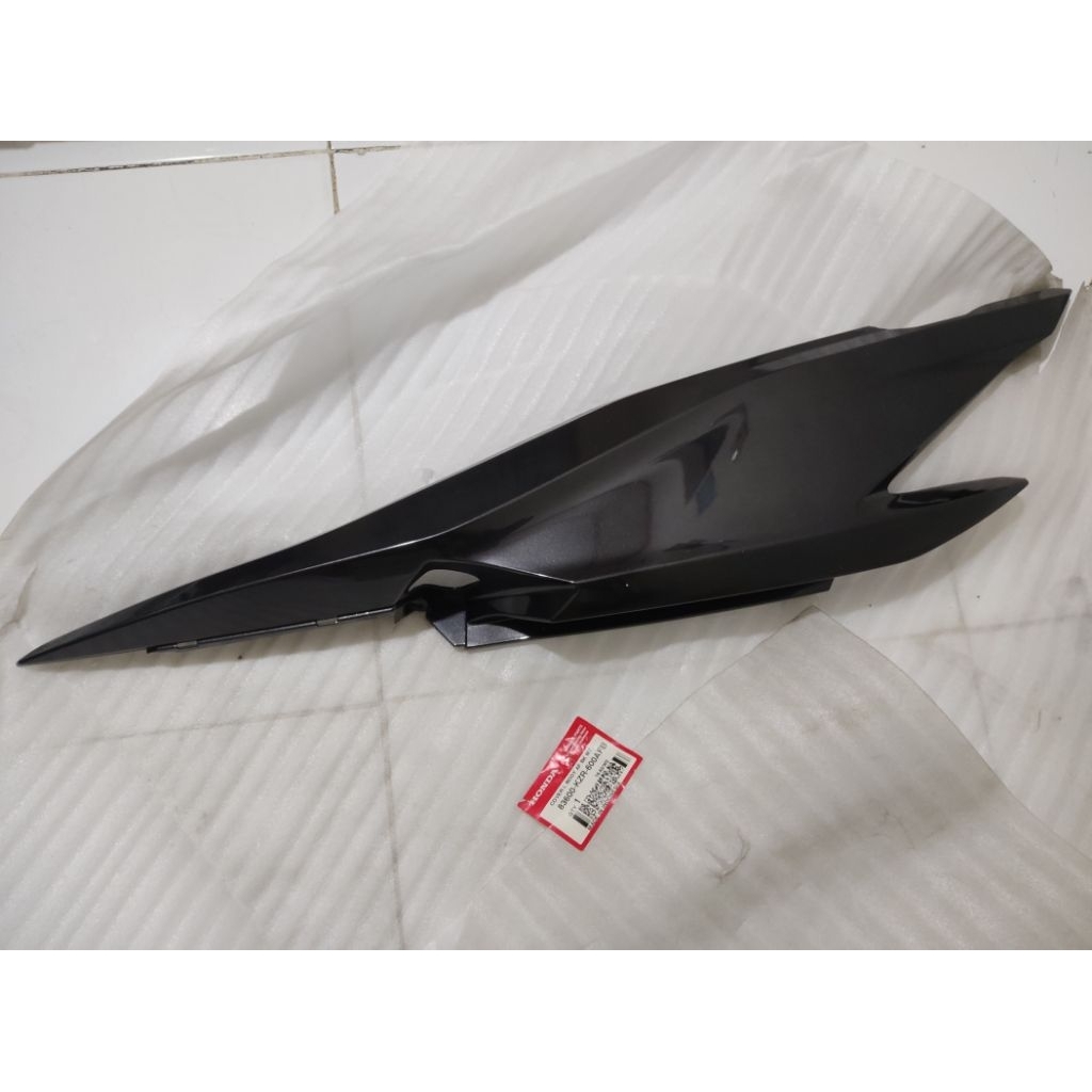 Cpver Body Belakang Kiri Kanan Vario 125 Old KZR Original AHM 83600-KZR-600AFB dan 83500-KZR-600AFB