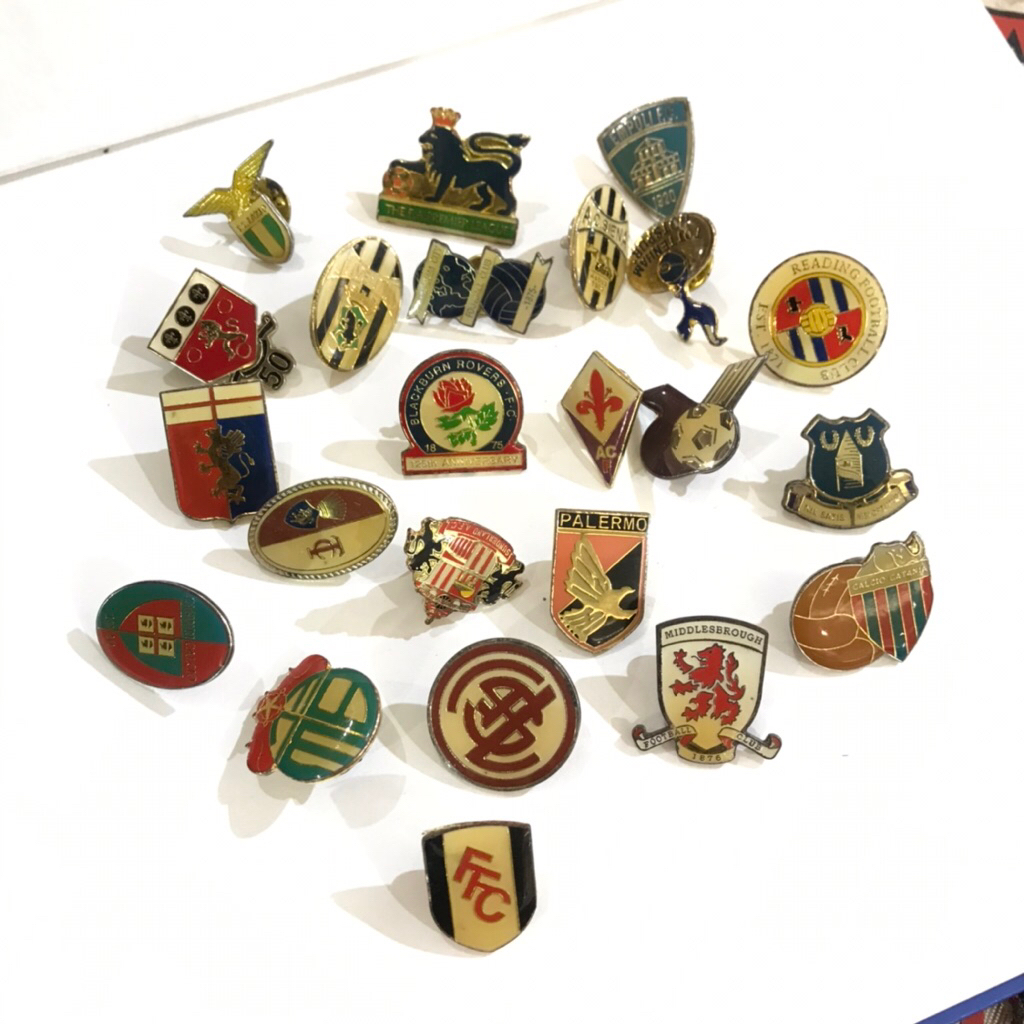 Vintage pin enamel europe football jersey shirt blackburn rovers fullham arsenal fiorentina empoli p