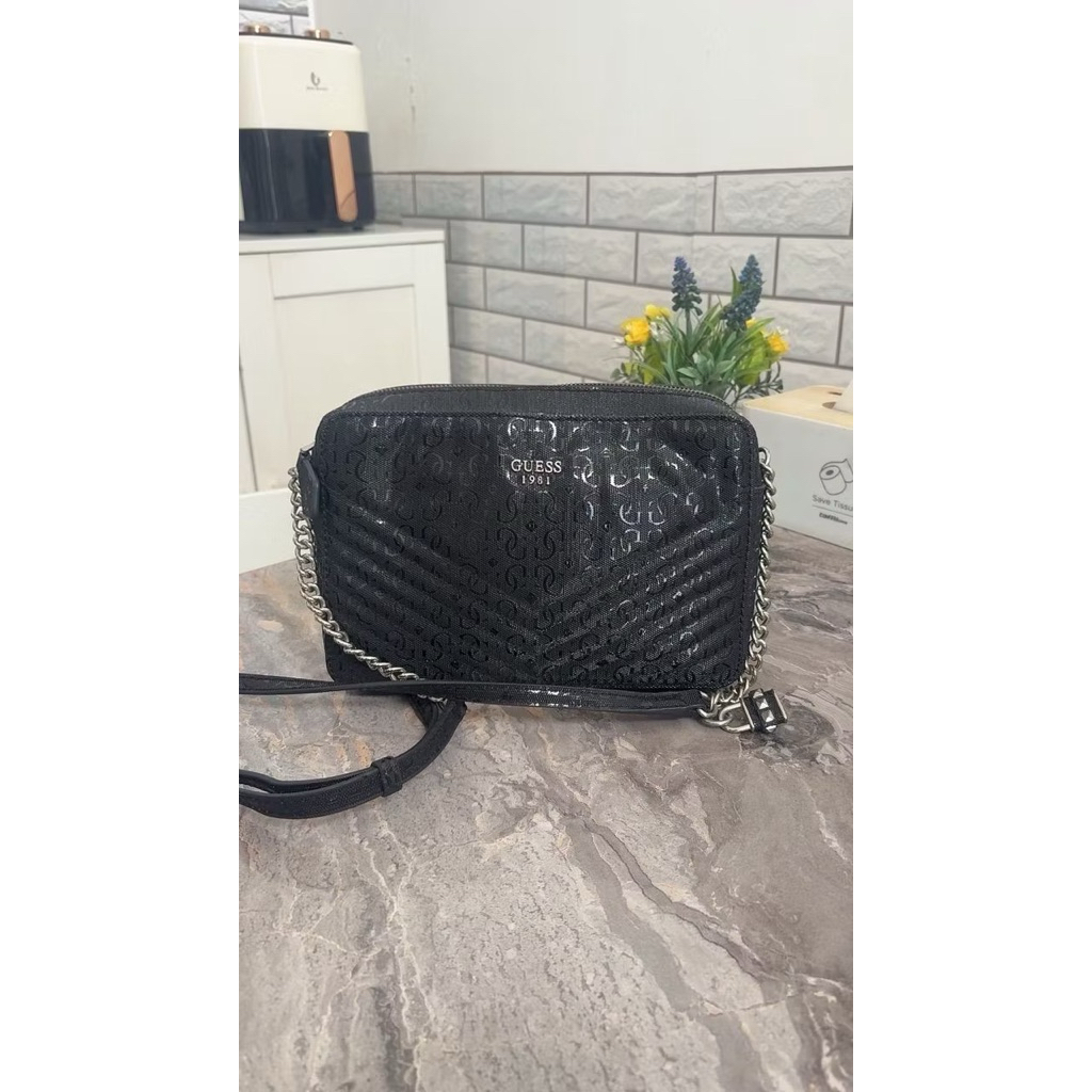 Preloved Tas Guess Original