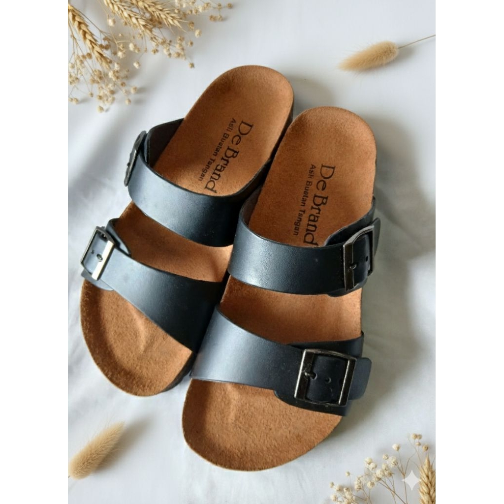 Sandal Kulit De Brand Pria dan Wanita