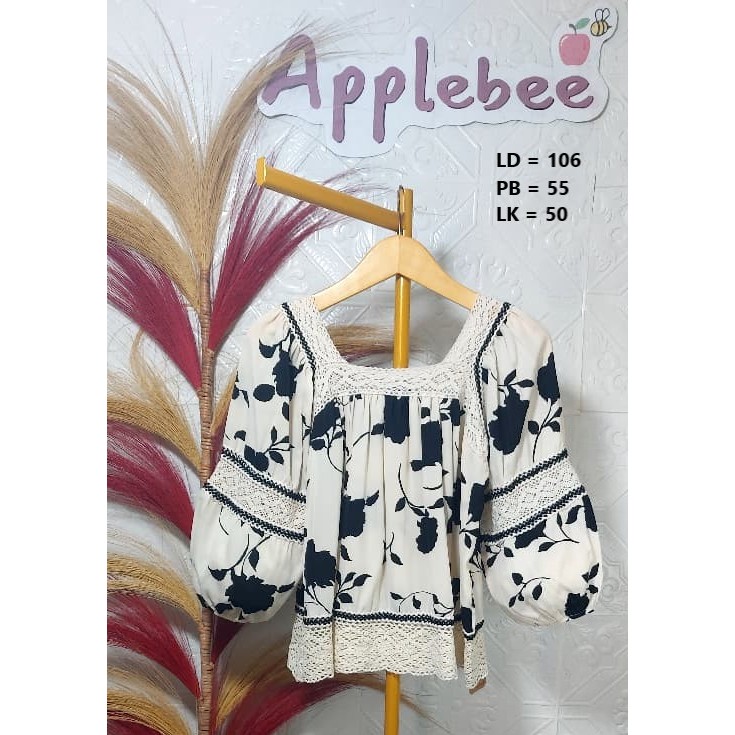 BLUS VINTAGE SQUARE NECK LENGAN BALON RENDA