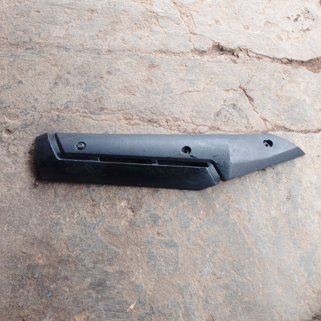 Cover kenalpot belakang Yamaha Vixion NVL original bekas copotan second