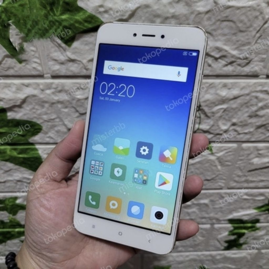 XIAOMI REDMI 5A ANDROIT 4G RAM 2/16 SEKEN NORMAL DAN BERKUALIS
