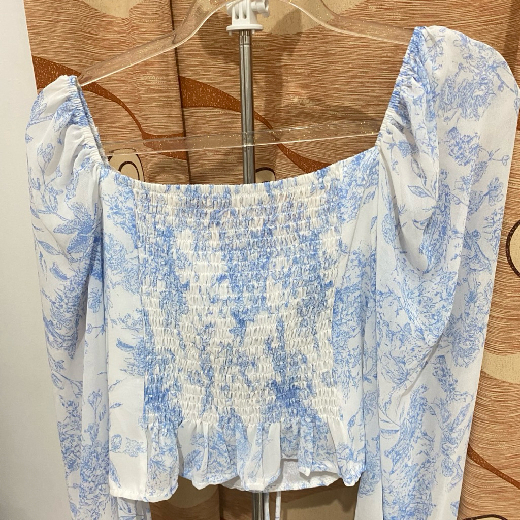 shabrina biru laut putih baju ootd simpel