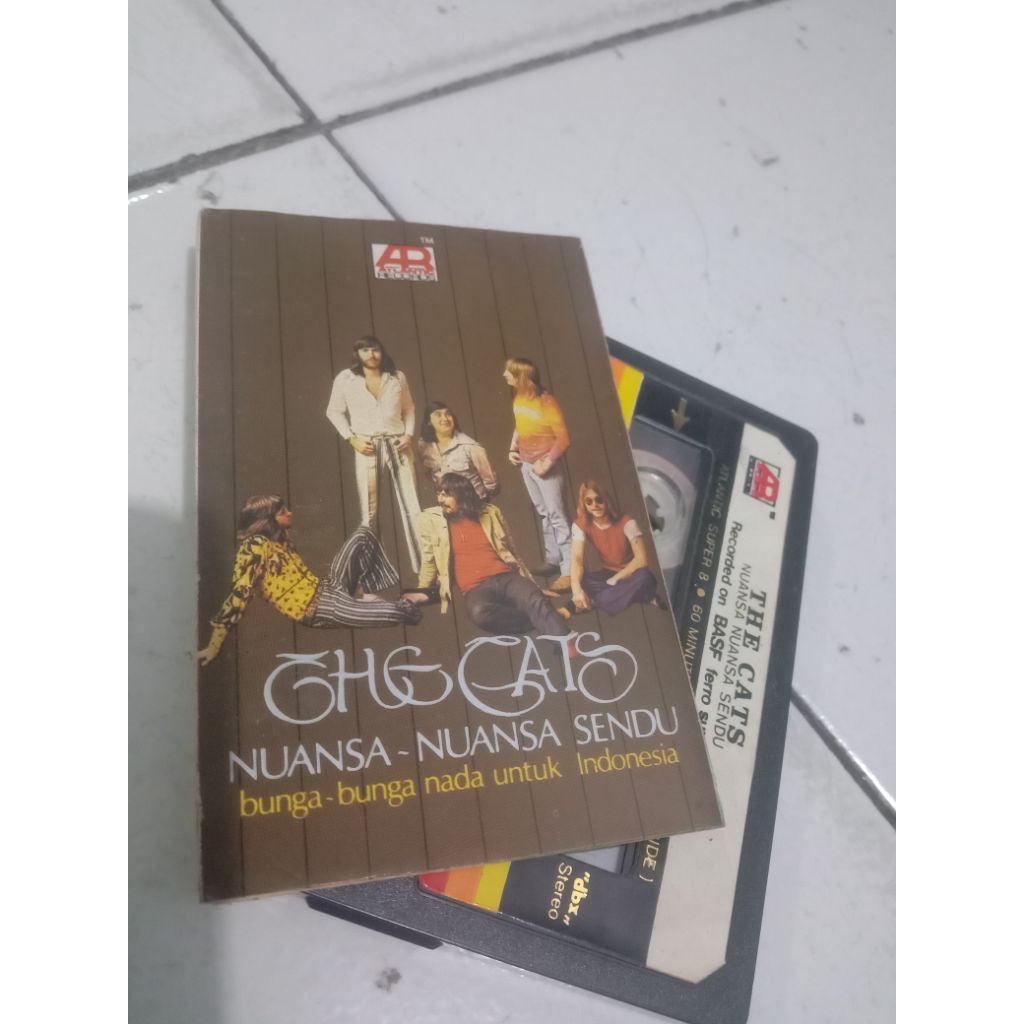 Kaset Pita The Cats Nuansa Nuansa Sendu