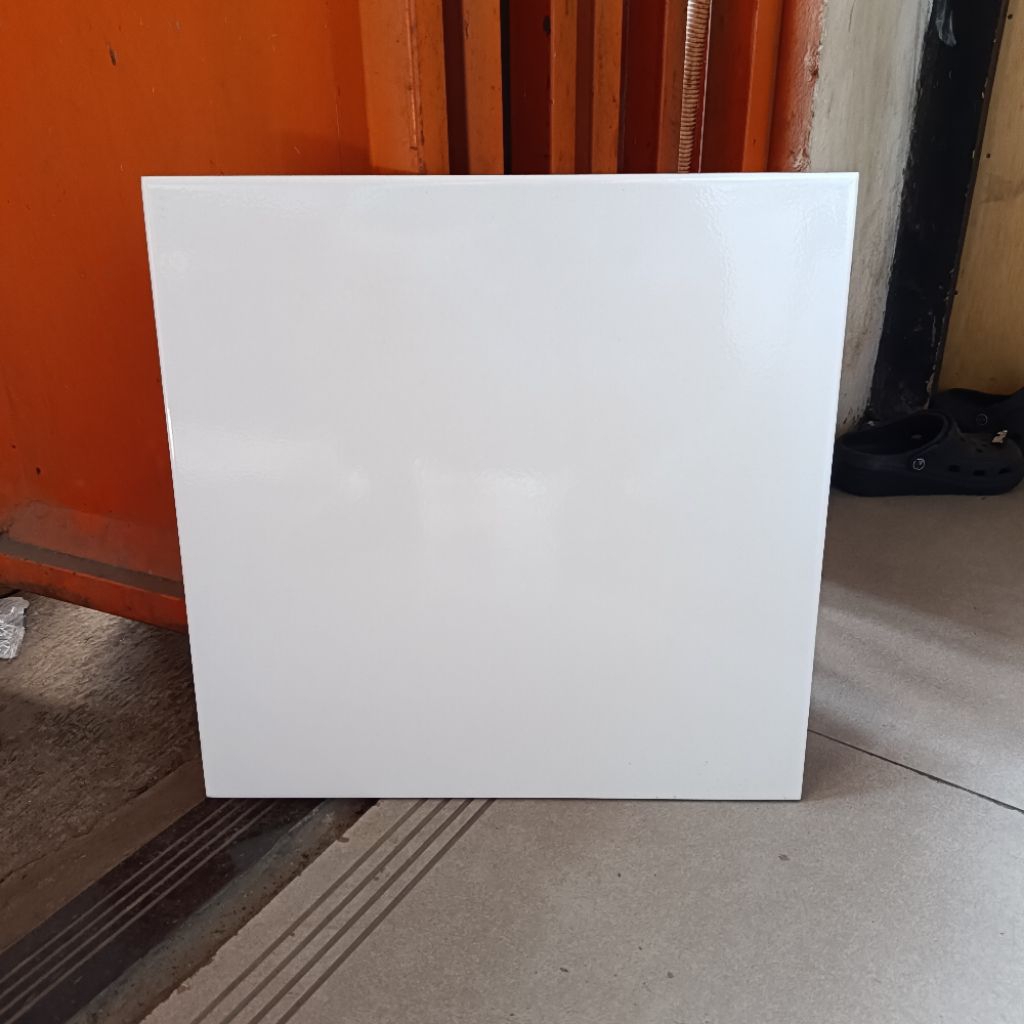 Keramik Lantai 40x40 putih polos