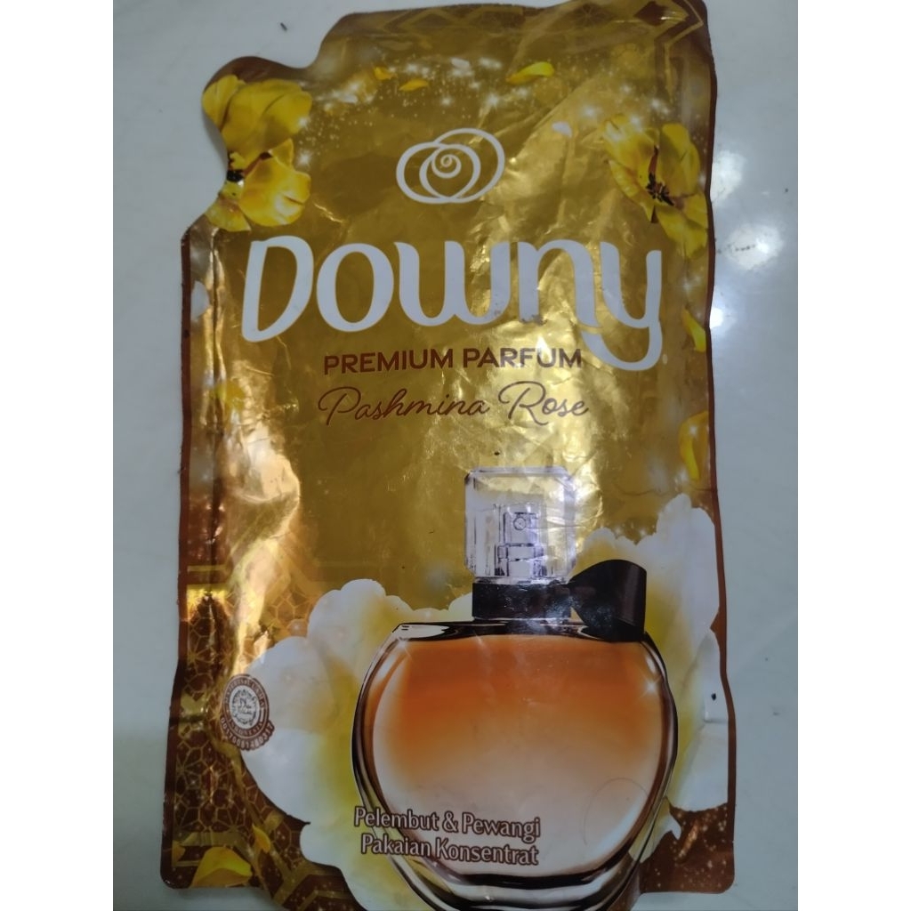 Downy Premium Parfum Pashmina Rose 550ml