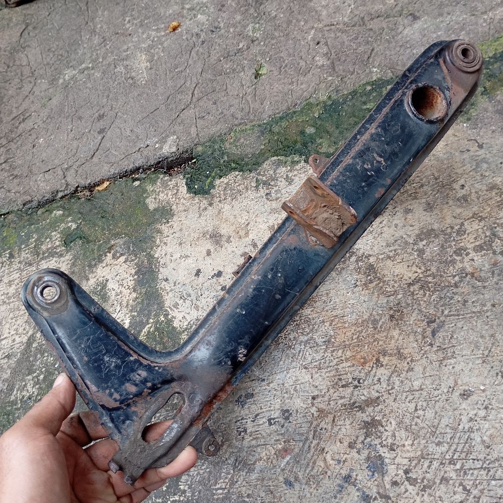 swing arm Supercub C700 C800 ori copotan swing arm Supercup C700 C800 ori copotan