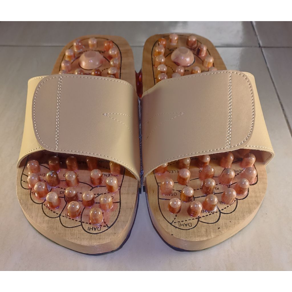 Rematik Kesehatan Refleksi Sandal Refleksi Kayu dengan Sol Anti Slip untuk Kesehatan Kaki Sandal Kes