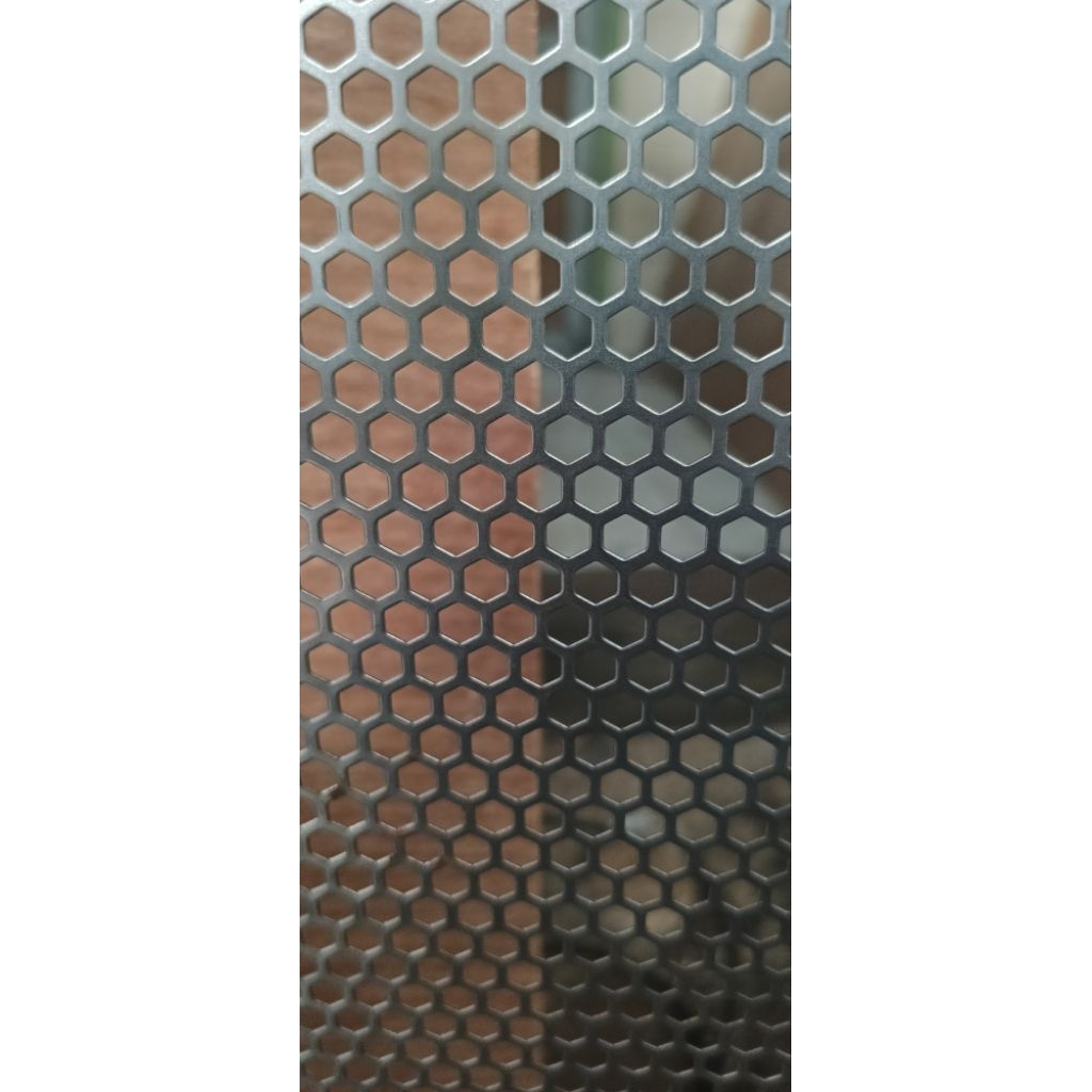 Ram gril 60x30 segi 6/ hexa Lubang 6mm untuk box speaker