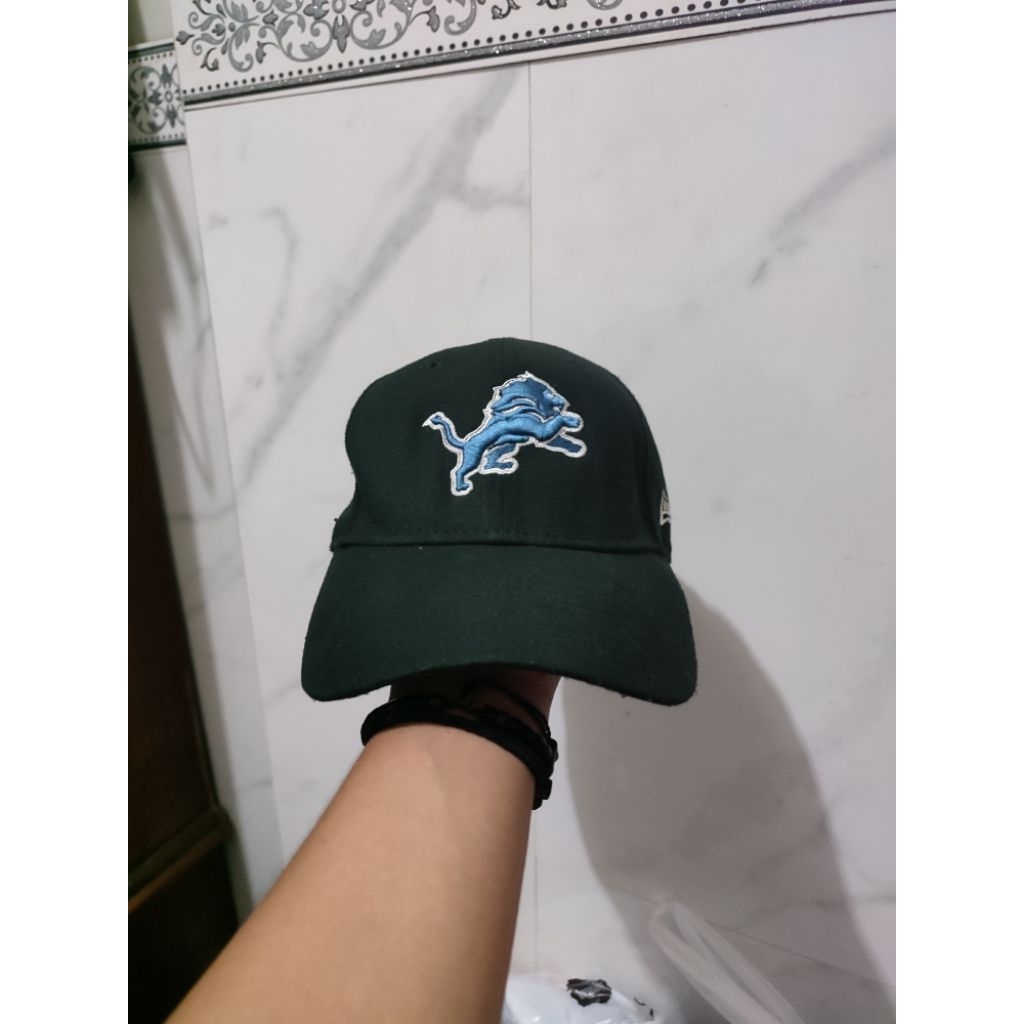 Topi New Era Detroit Lions Build Up Hitam