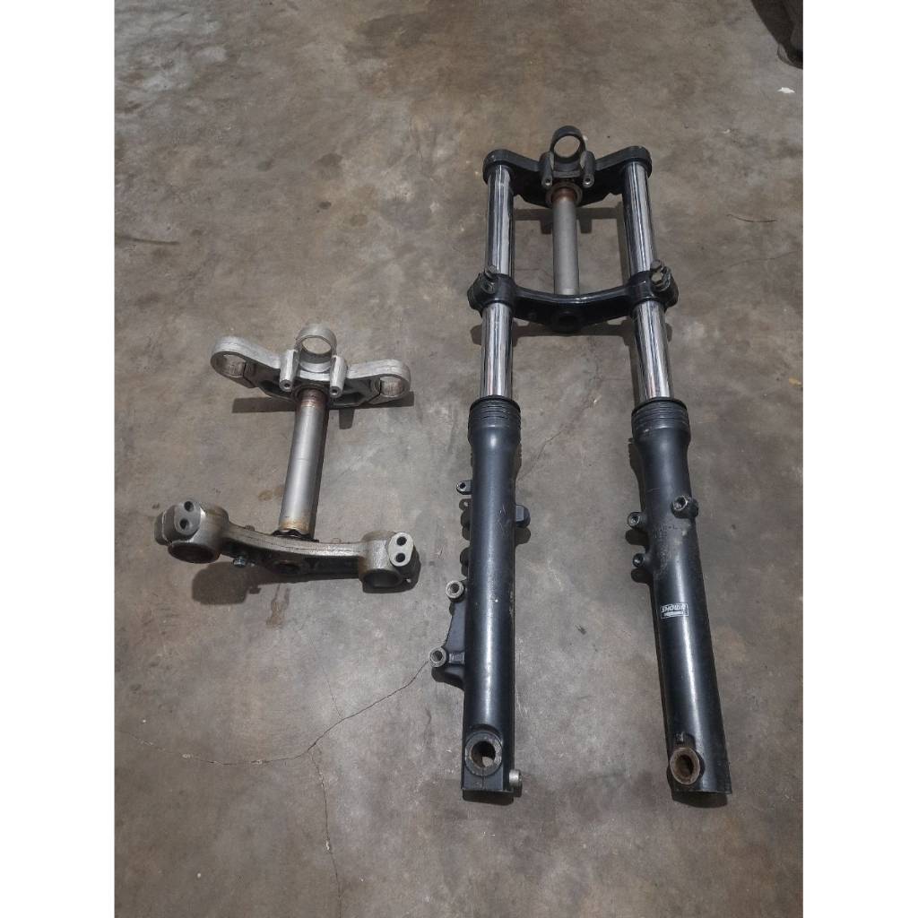 Skok depan ninja Rr new ori copotan (Tanpa segitiga silver disamping)