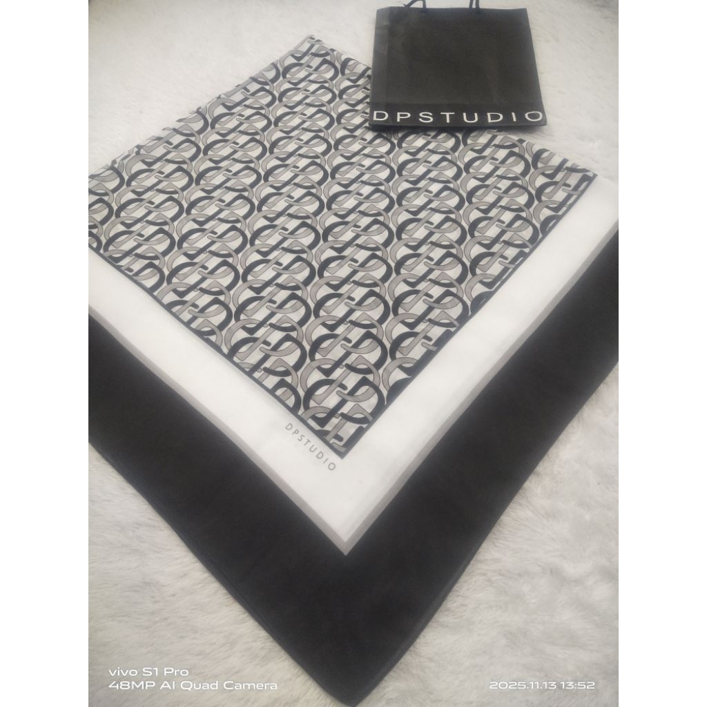 Dian pelangi studio scarf preloved