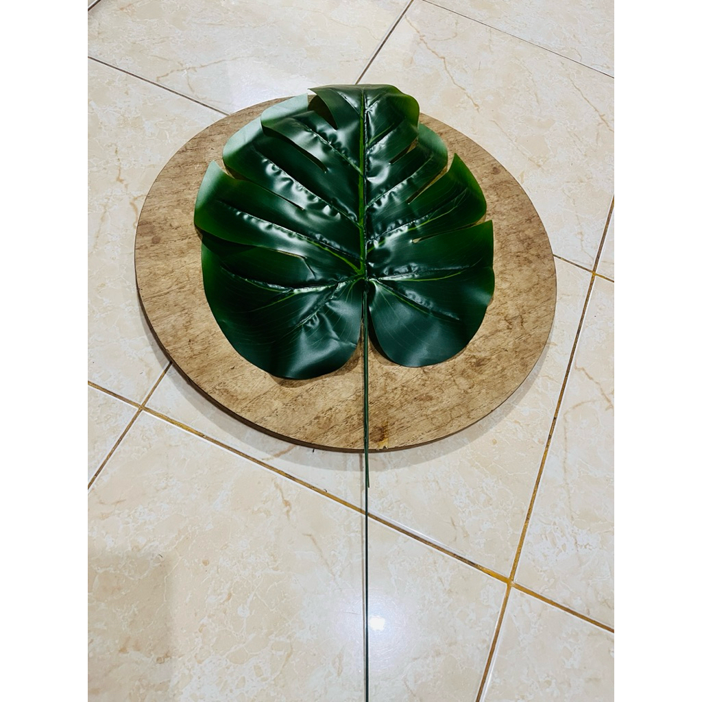 Daun monstera artificial daun mostera daun tapak gajah diameter 27cm daun decorasi semi latex