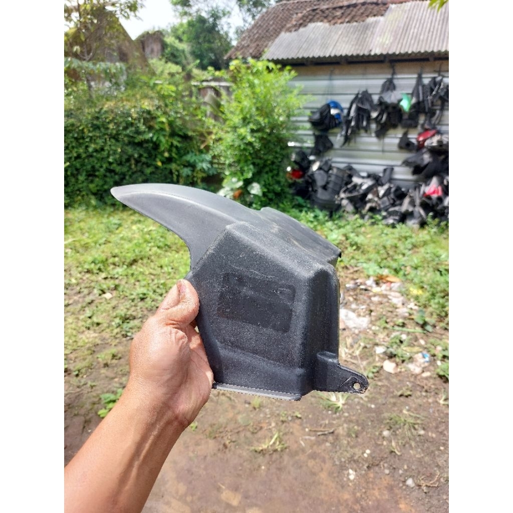 Hugger Spakbor Slebor Kolong Beat Scoopy Vario 110