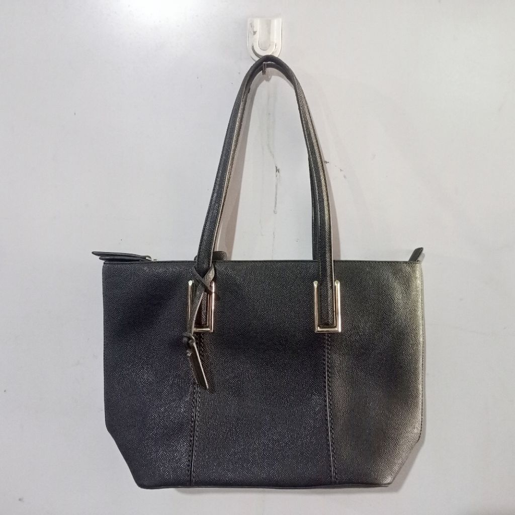 (Used) Hush Puppies Tote-bag/Shoulder-bag • Tas Fashion Wanita Warna Hitam