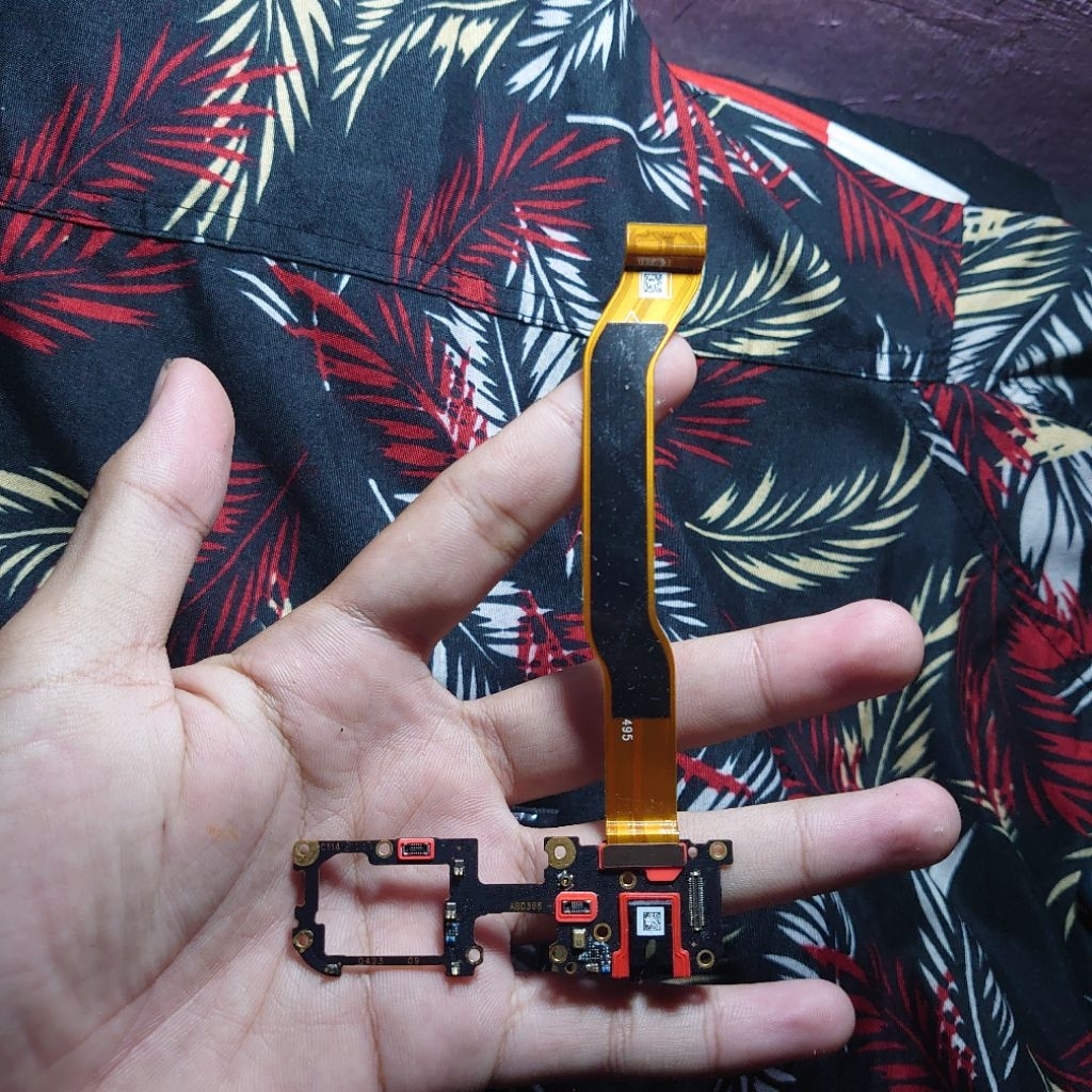 mesin bawah dan fleksibel Oppo Reno 5
