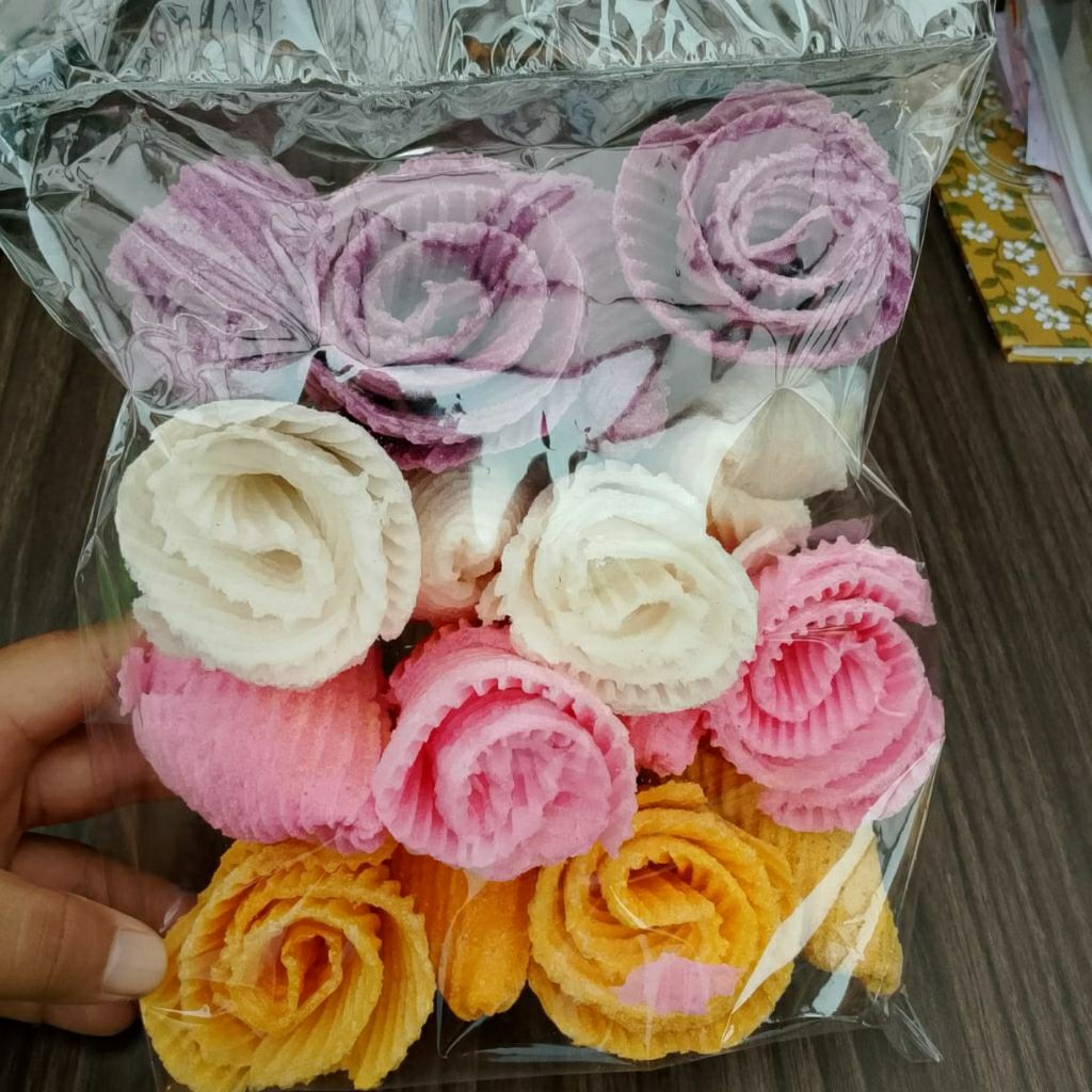 Opak Gambir Lipat Krupuk Gambir Mawar Renyah Warna-warni