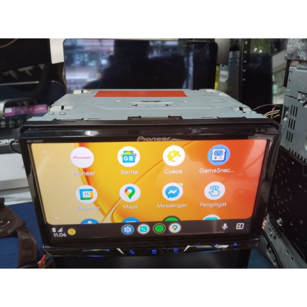 Double Din Pioneer AVH-Z5050BT Support wired Apple Car Play dan Android Auto