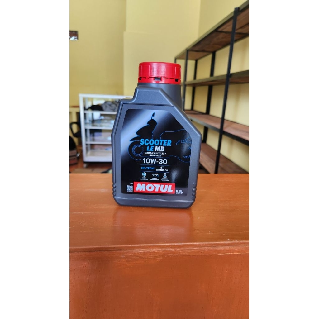 Oli Motul 4 Tak 10W-40 ukuran 0,8ml