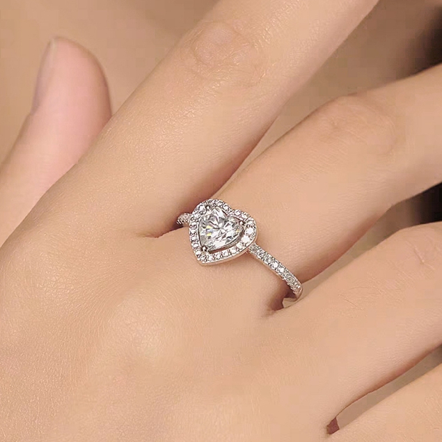 S925 Cincin moissanite berbentuk hati dengan berlian penuh di sekelilingnya, cincin tunangan wanita 