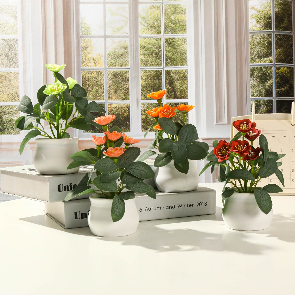 Pot Bunga Hias Plastik  Tanaman Bonsai  Ornamen Dekorasi Rumah  Plum Kecil Tiruan, Tiga Bunga dalam 