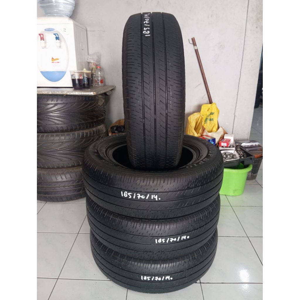 Ban Mobil Bekas Avanza & Xenia Dunlop 185/70R14 4pcs Kondisi 80 Ori Tubles