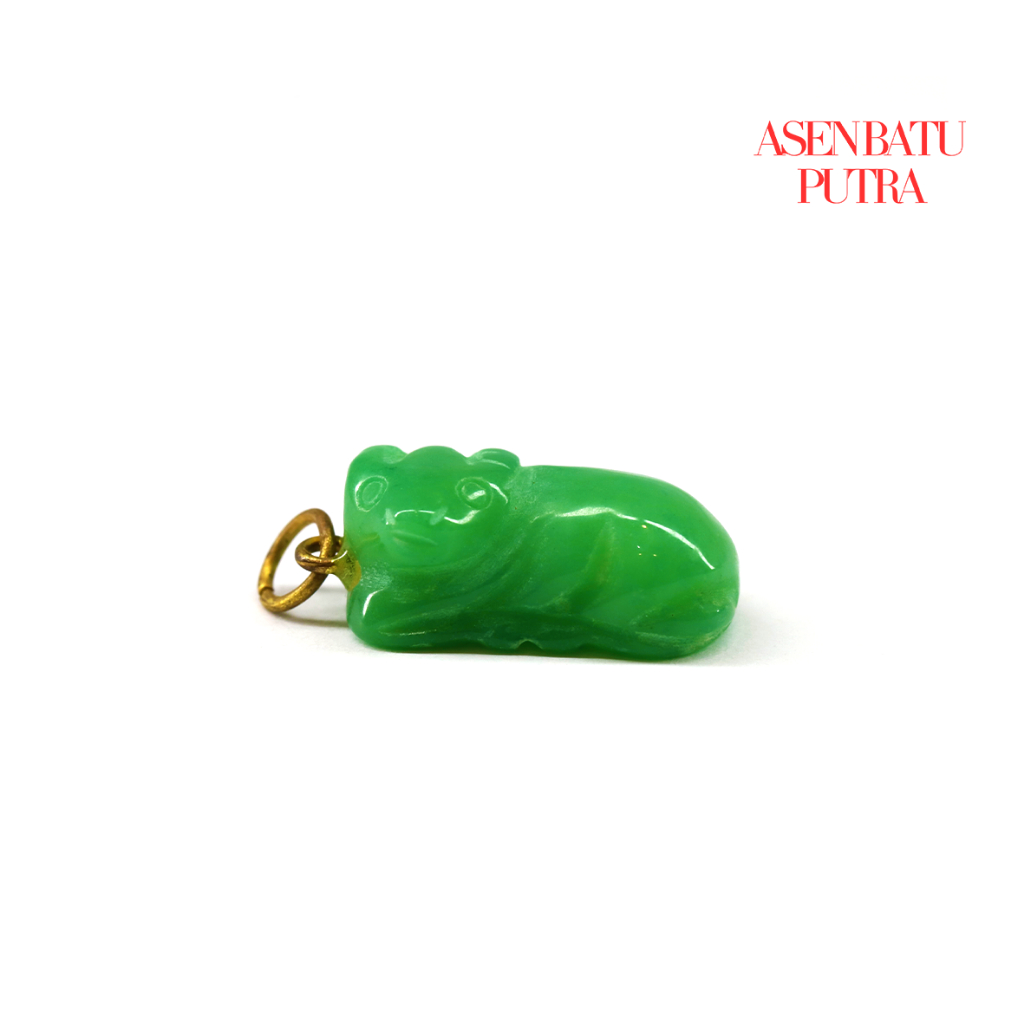 Liontin Giok Hijau Natural - Shio Kerbau