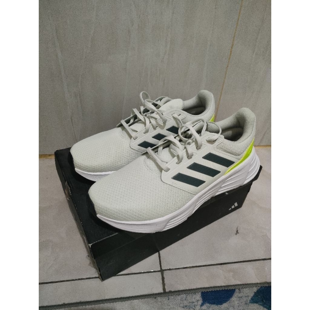 [preloved] Adidas Galaxy 6M Uk 43