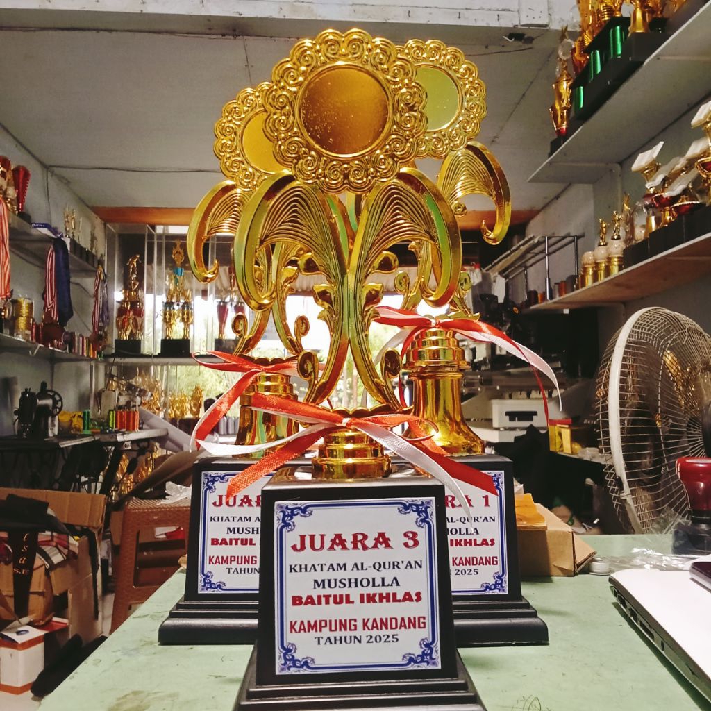 Piala Murah, Piala Promo, Piala Plastik Murah, Piala Anak Sekolah, Piala Grosir