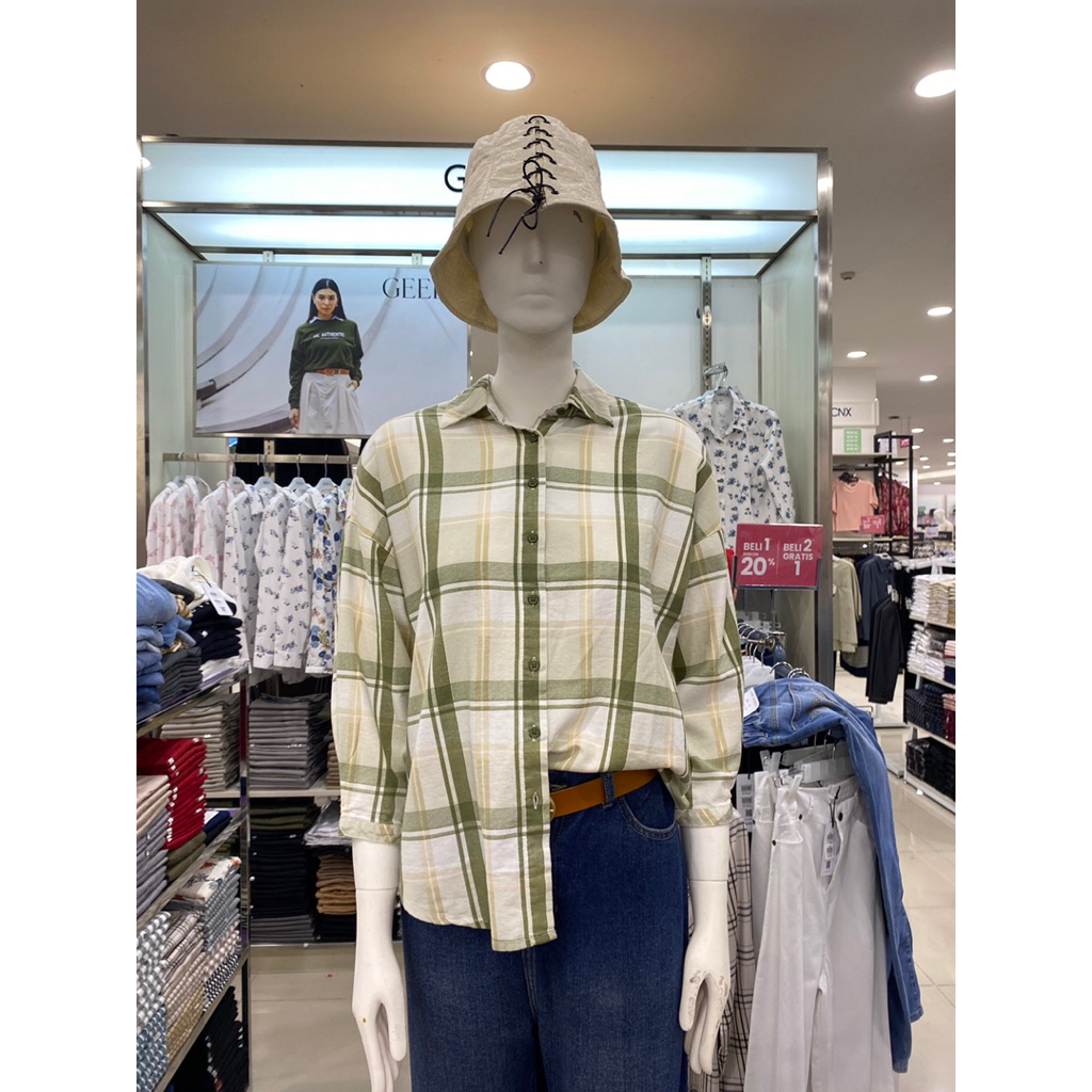 kemeja model oversize motif kotak merk geela