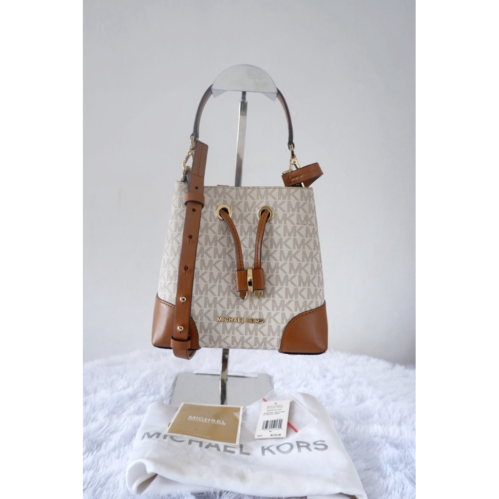 MK Mercer Bucket Vanilla Signature