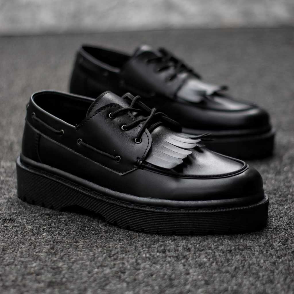 Sepatu Pantofel Pria Formal Hitam Hak Tinggi