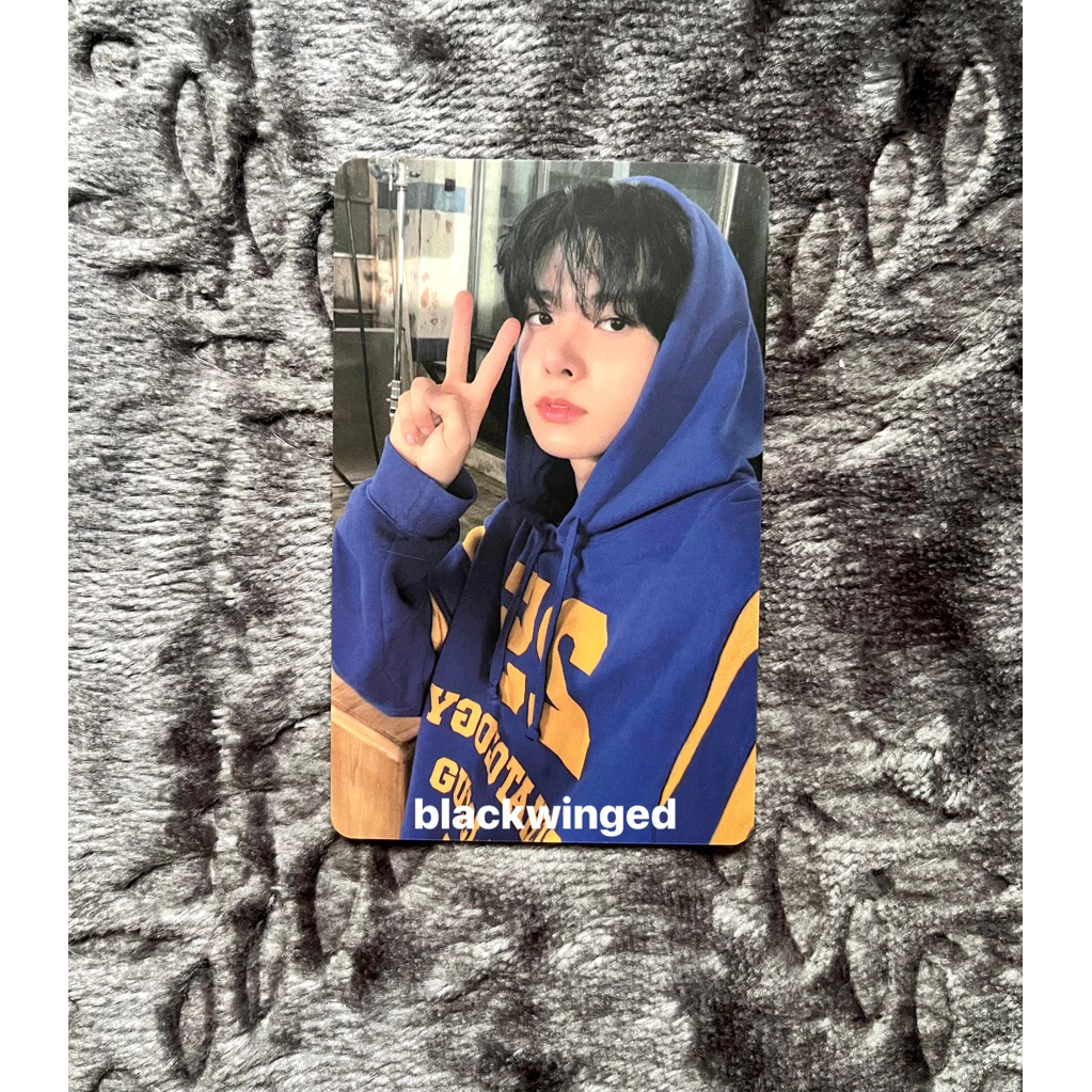 PC HEESEUNG HOODIE BIRU HEEHOD PEACE LUCKY DRAW POWERSTATION ROUND 1 (LD PWS R1) DIMENSION:DILEMMA E