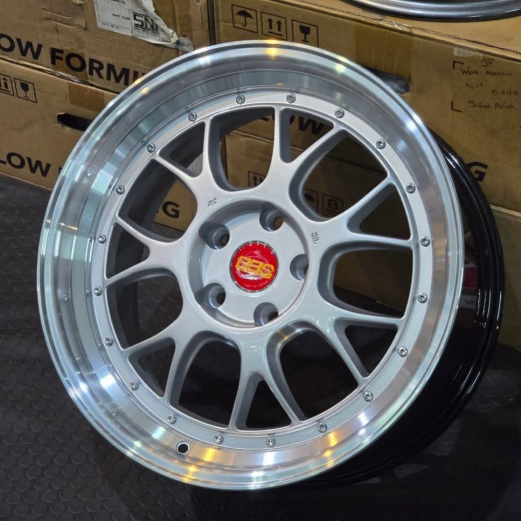 velg mobil r18 bbs lmr lebar 8,5 et 22 velg mobil ring 18 cocok untuk mobil innova reborn venturer I