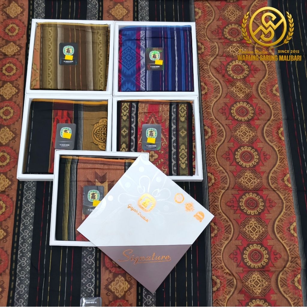 sarung gajah duduk signature