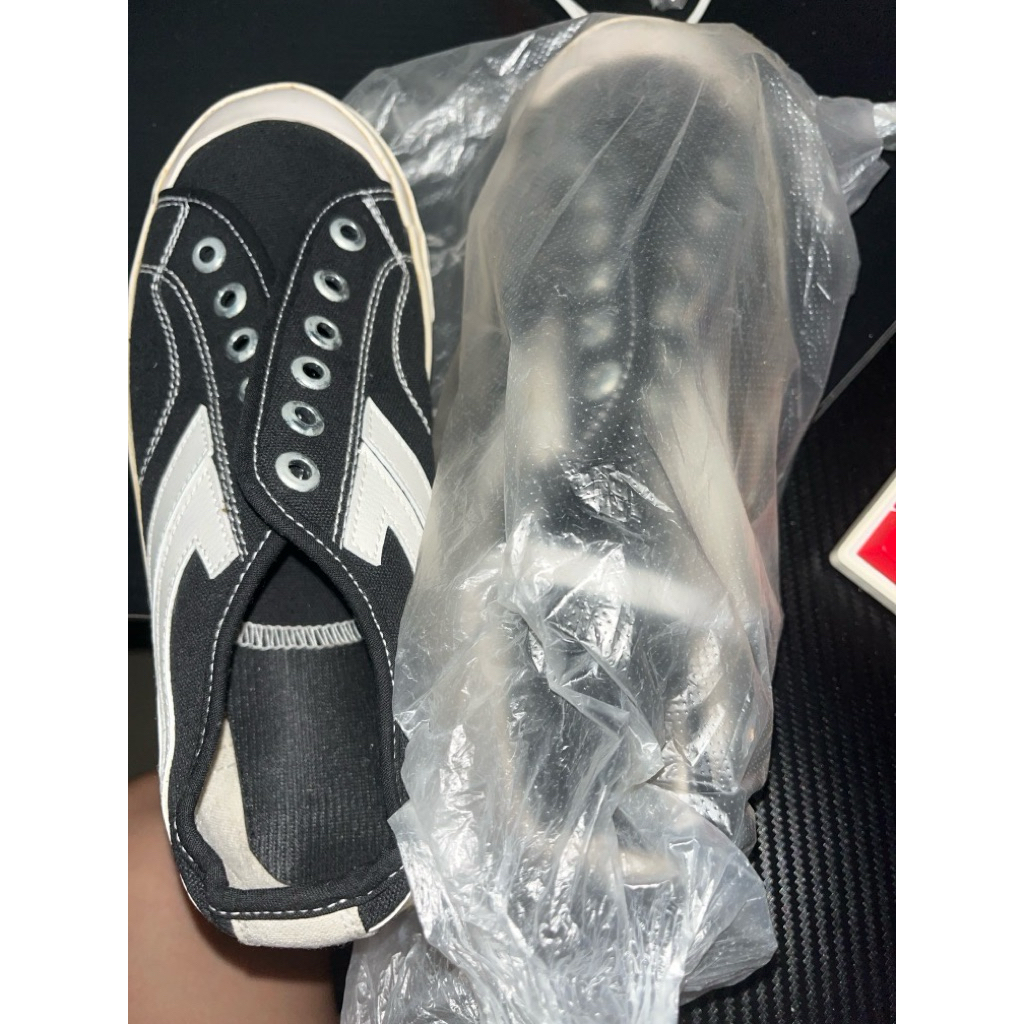 Sneakers shoes sepatu wanita strip putih