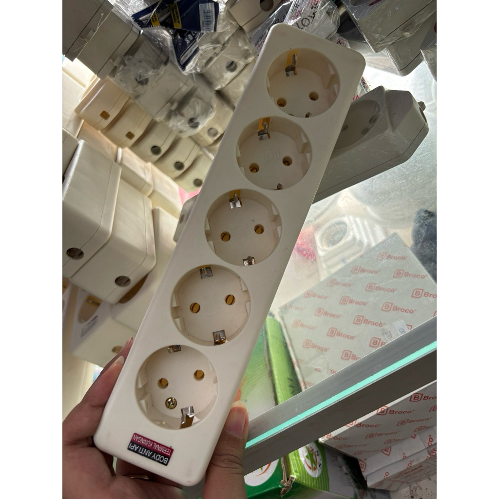 LOYAL Stop Kontak Outbow Colokan Listrik Tanpa Kabel