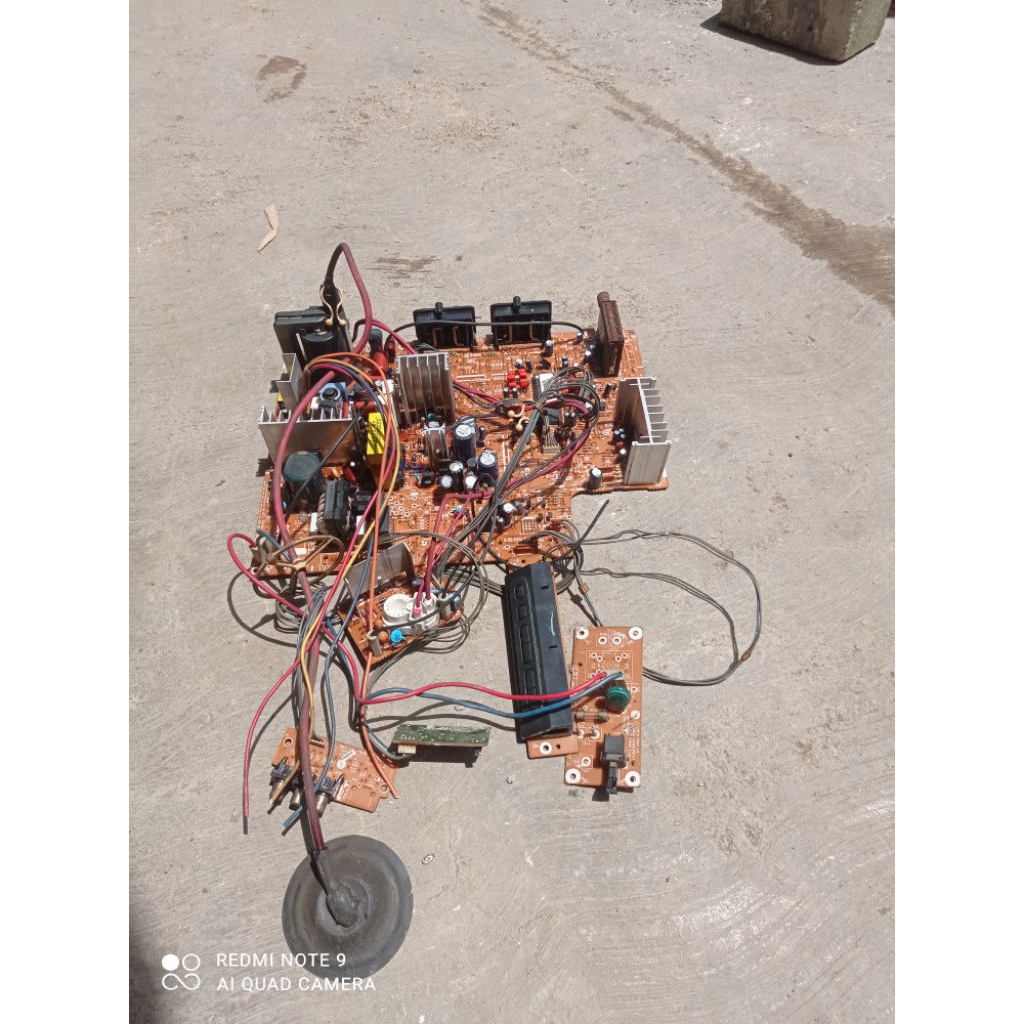 MESIN TV LG BERBAGAI MACAM VARIAN.14ins -29ins cembung datar slim kondisi GAMBLING