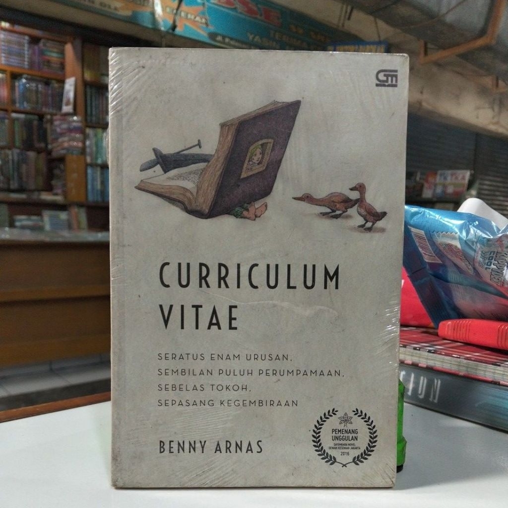buku Gramedia CURRICULUM VITAE Seratus Enam Urusan,Sembilan Puluh Perumpamaan,Sebelas Tokoh,Sepasang