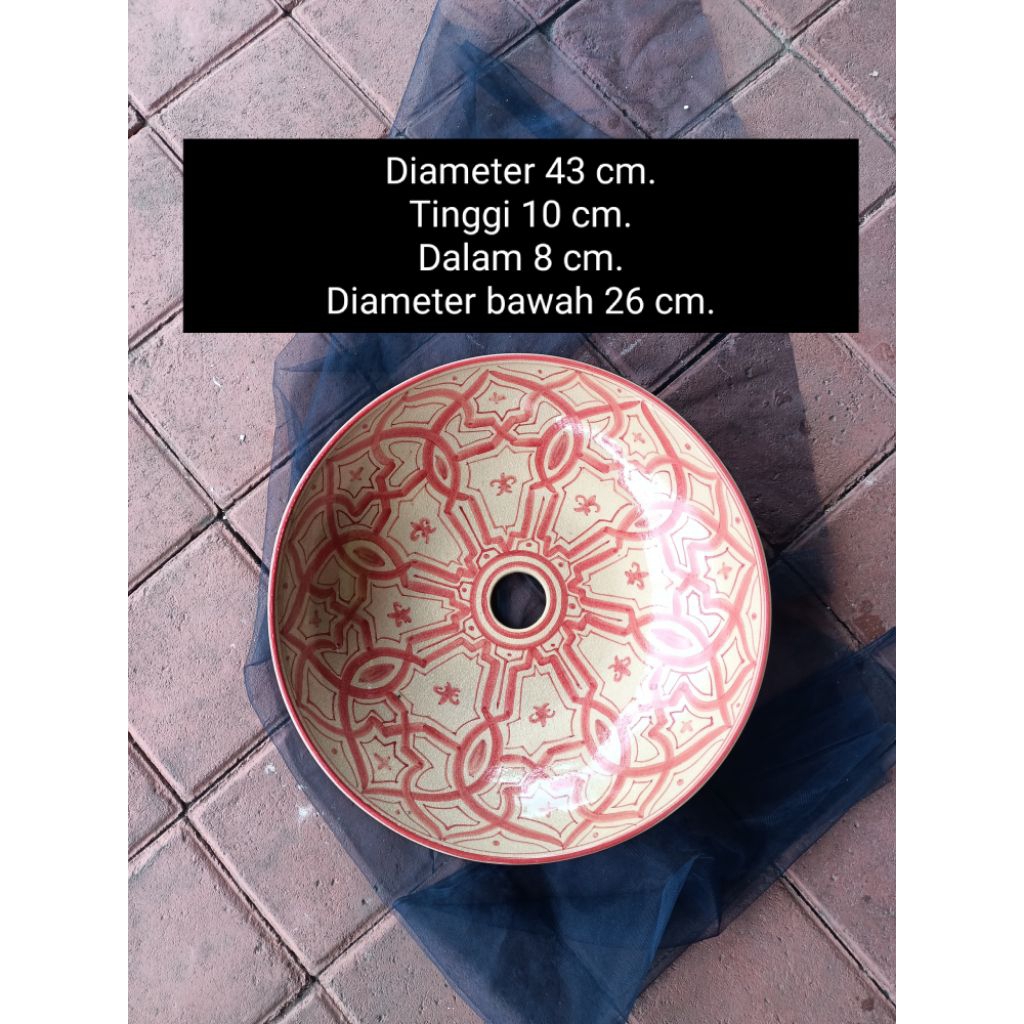 wastafel keramik lukis merah