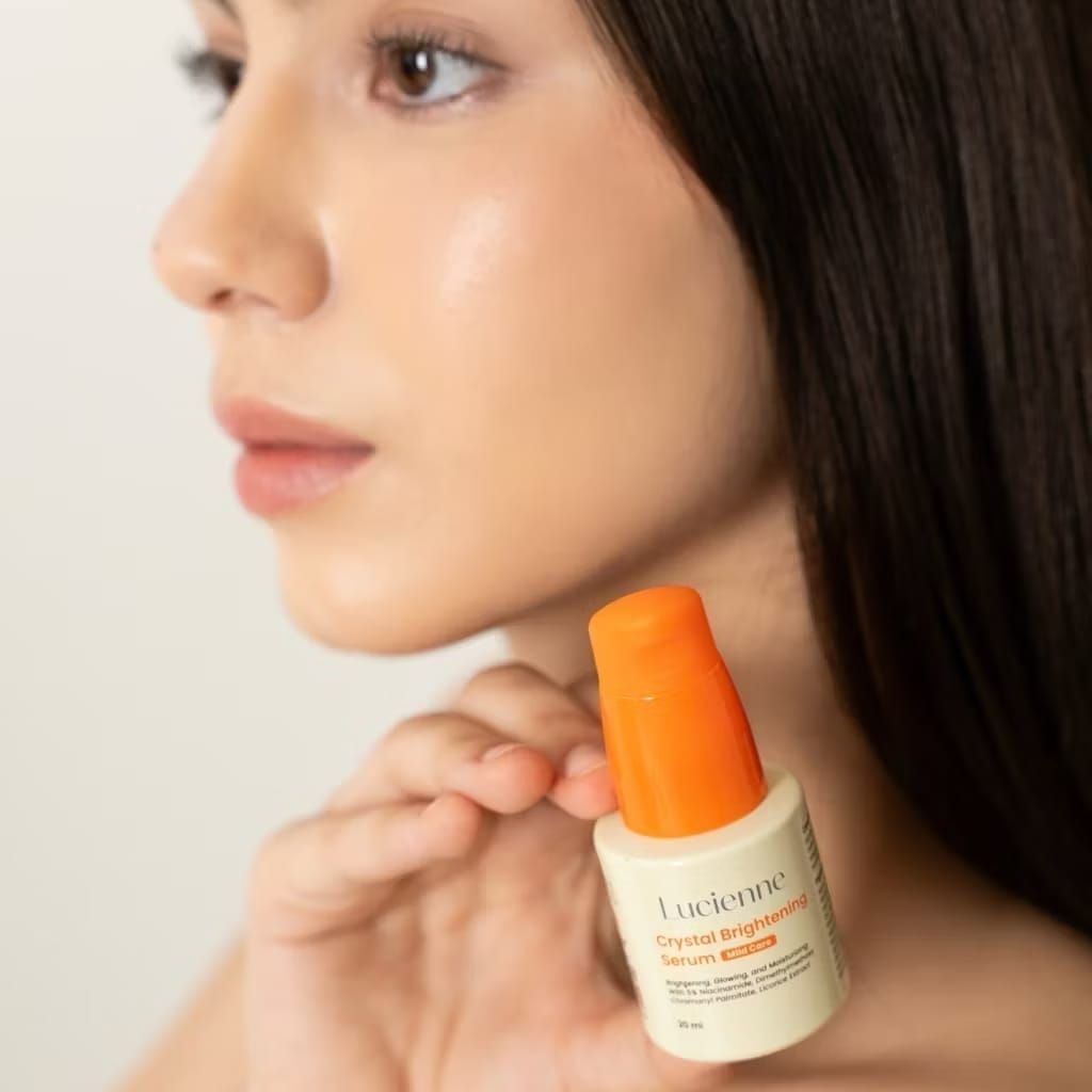 Lucienne Crystal Brightening Serum 20 ml Brightening Glowing Moisturizing Serum with 5% Niacinamide