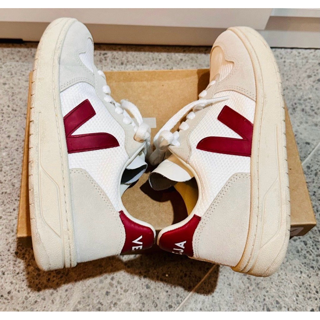 Sepatu Veja Preloved