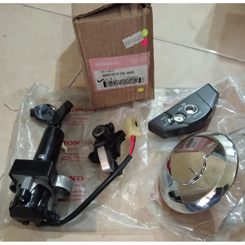 kunci kontak set megapro mono original kunci kontak assy honda megapro mono original 35010 KYE 940