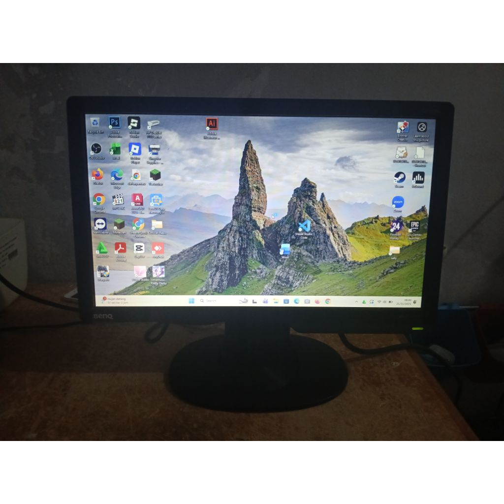 Monitor LED BENQ 16 inch wide screen kondisi normal