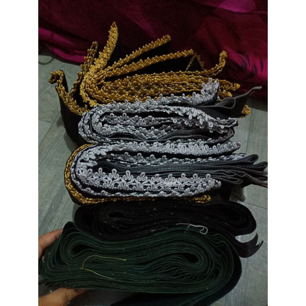 kain selempang wisuda bludru