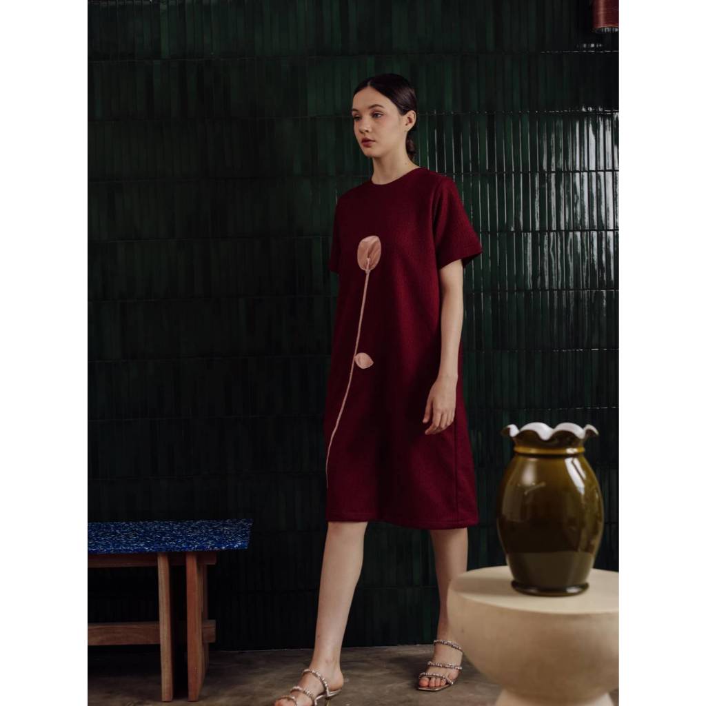 CMYK / NOELLE MAROON DRESS / Dress Wanita