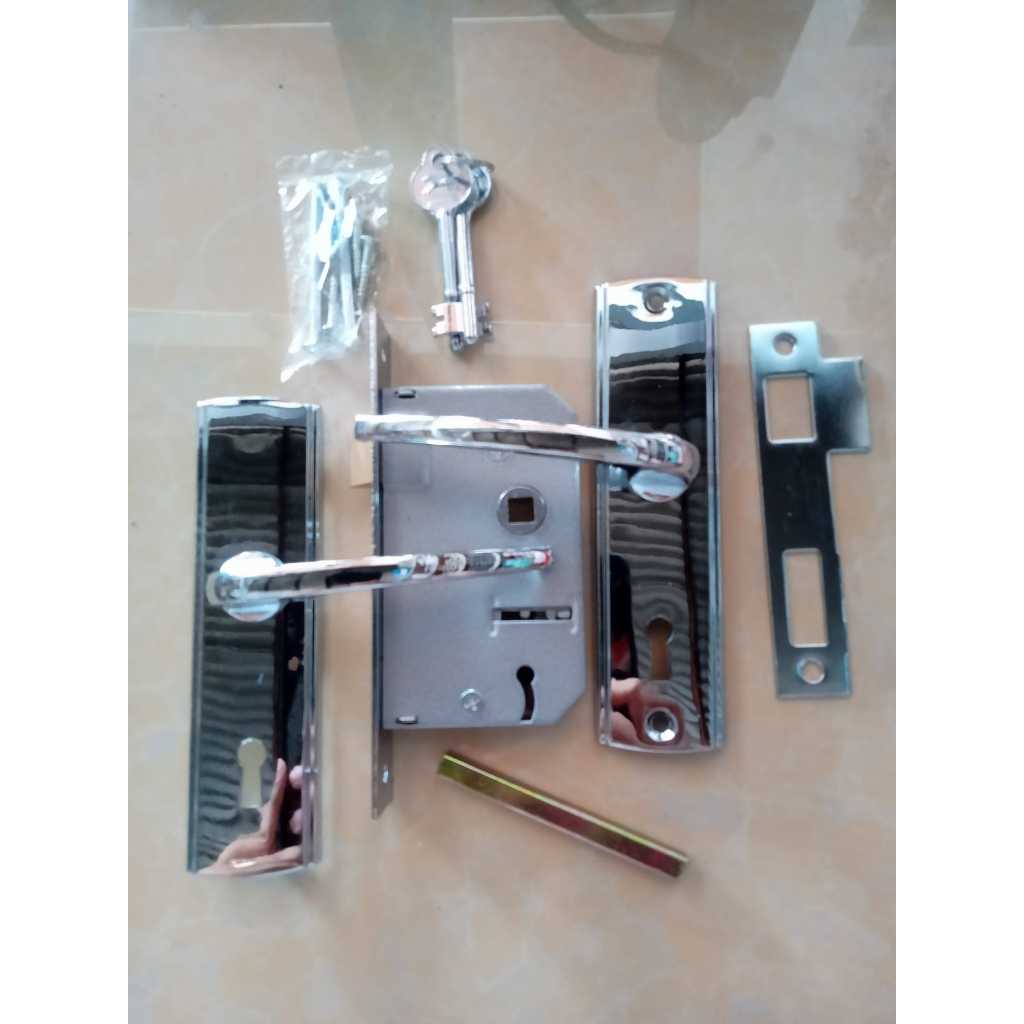 Slot Pintu Kuda Body Aluminium Berkualitas Tinggi Dengan Kunci Dan Baut Berkualitas Desain Ergonomis