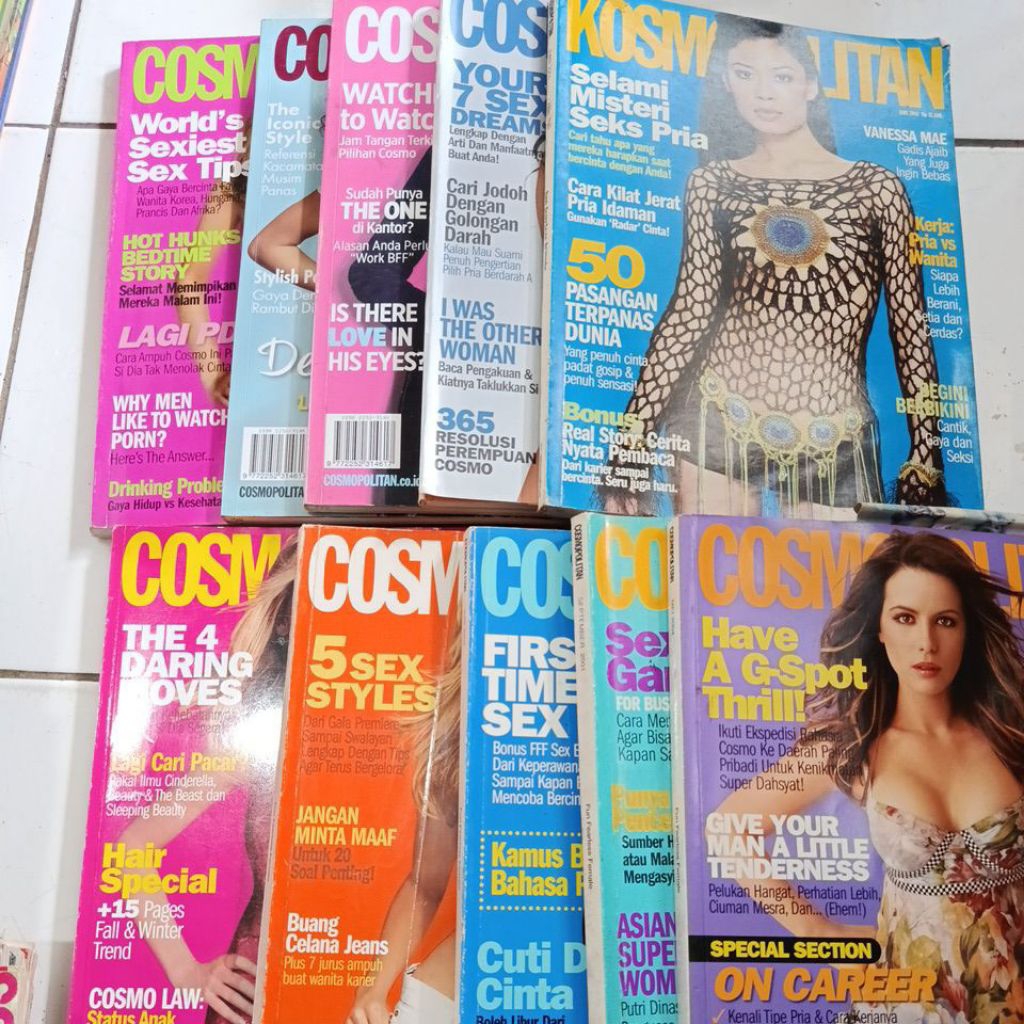 Majalah Cosmopolitan random